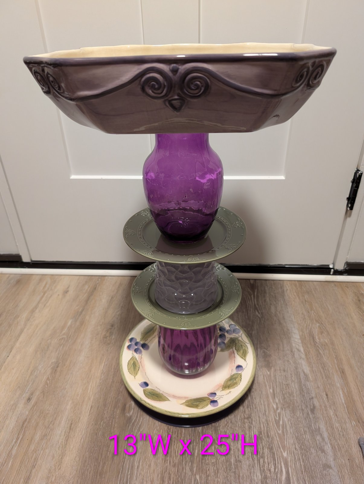 Purple glass grapes No. 90 (1 of 2)